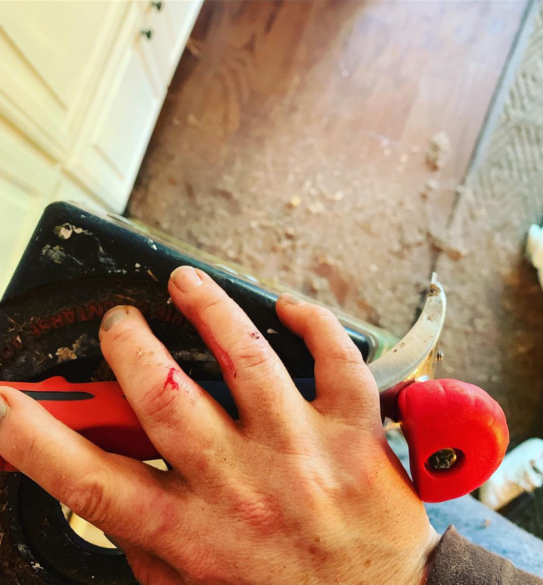 A5D17AEF-9790-4075-AF87-CFA53A7A69F8